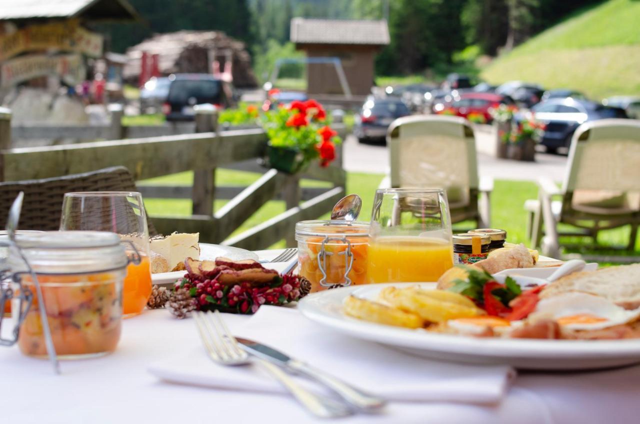 Hotel Valacia Pozza di Fassa Εξωτερικό φωτογραφία