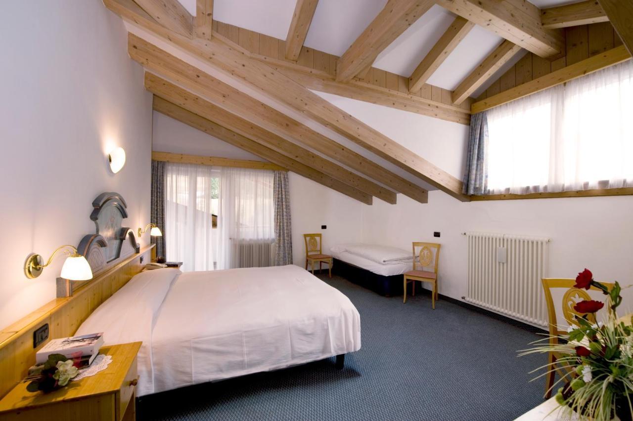 Hotel Valacia Pozza di Fassa Εξωτερικό φωτογραφία