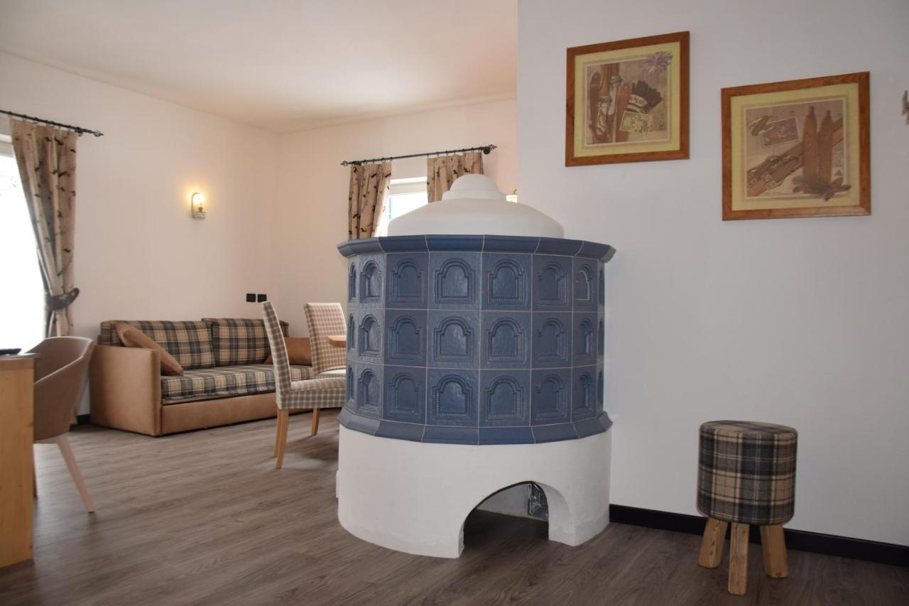 Hotel Valacia Pozza di Fassa Εξωτερικό φωτογραφία