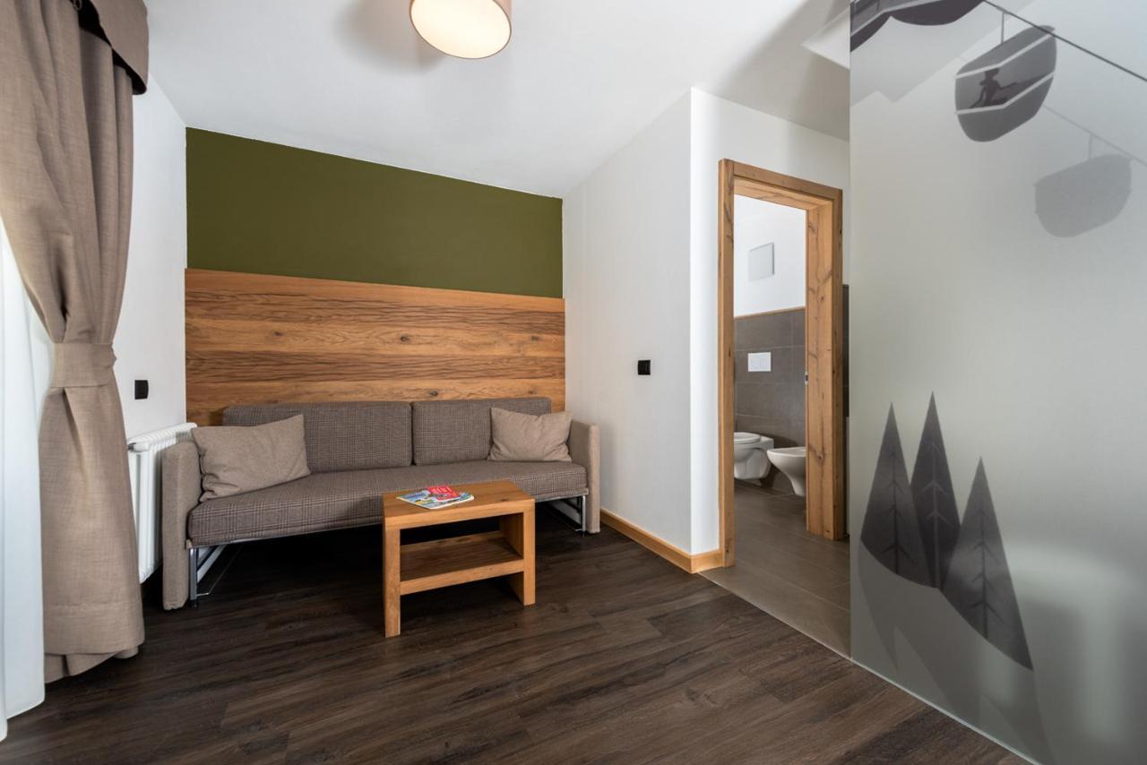 Hotel Valacia Pozza di Fassa Εξωτερικό φωτογραφία