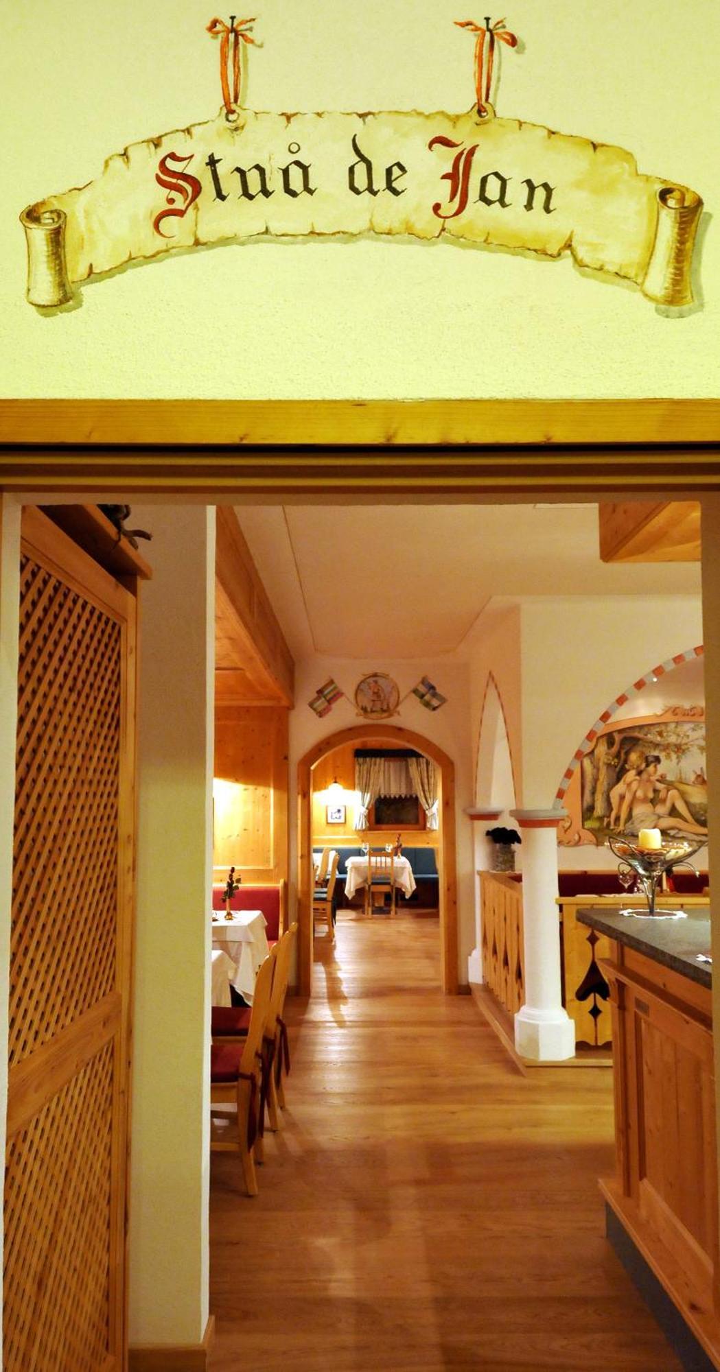 Hotel Valacia Pozza di Fassa Εξωτερικό φωτογραφία