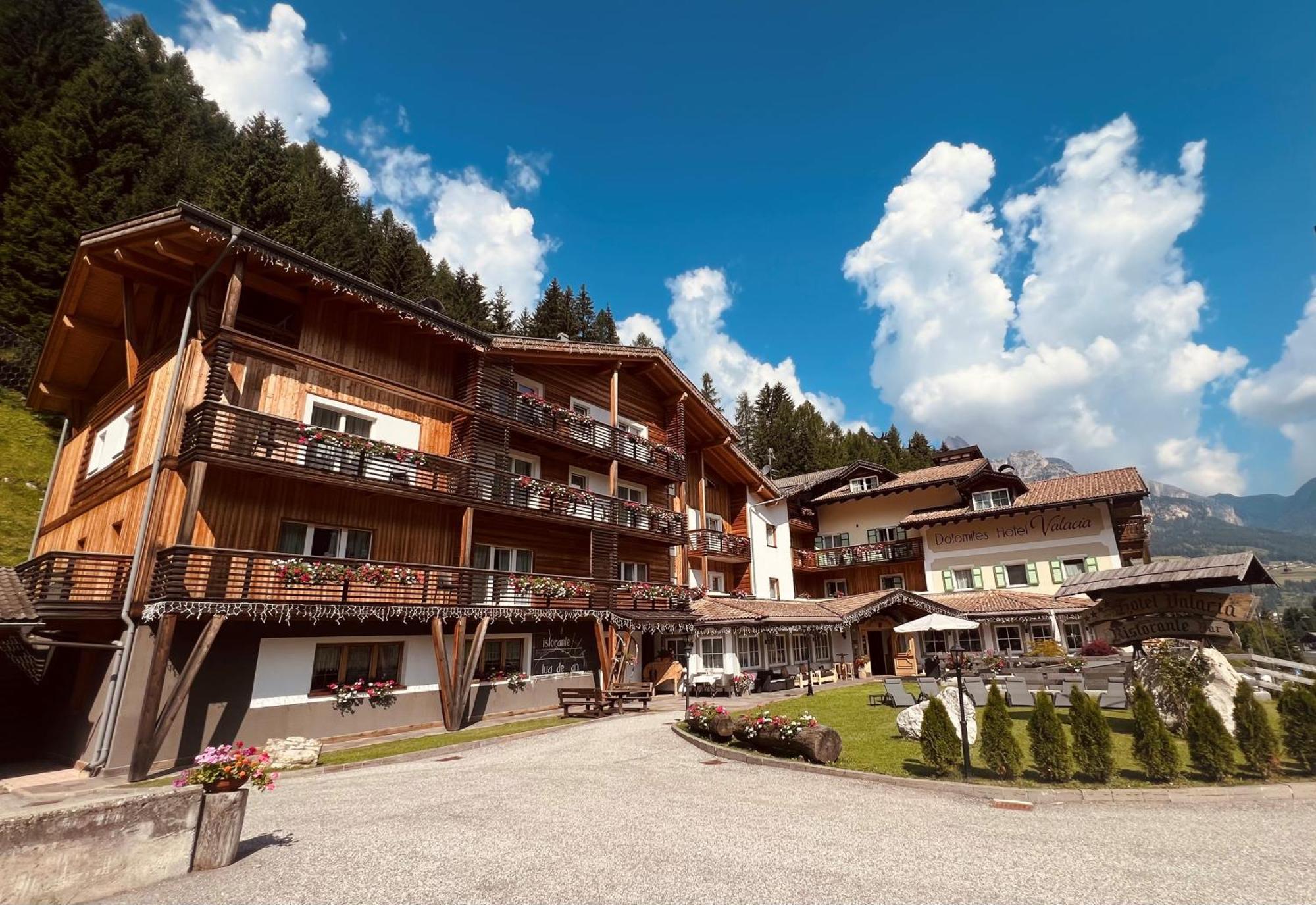 Hotel Valacia Pozza di Fassa Εξωτερικό φωτογραφία