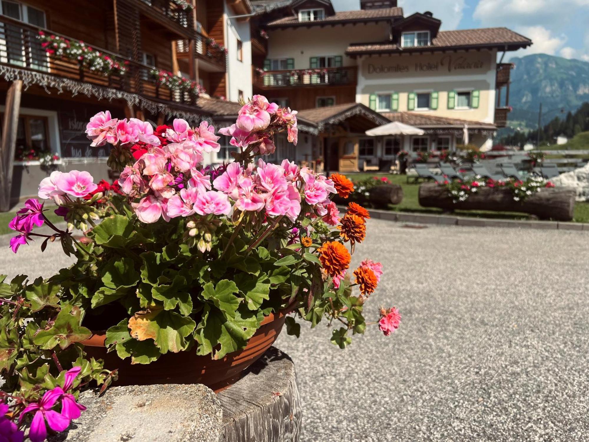 Hotel Valacia Pozza di Fassa Εξωτερικό φωτογραφία