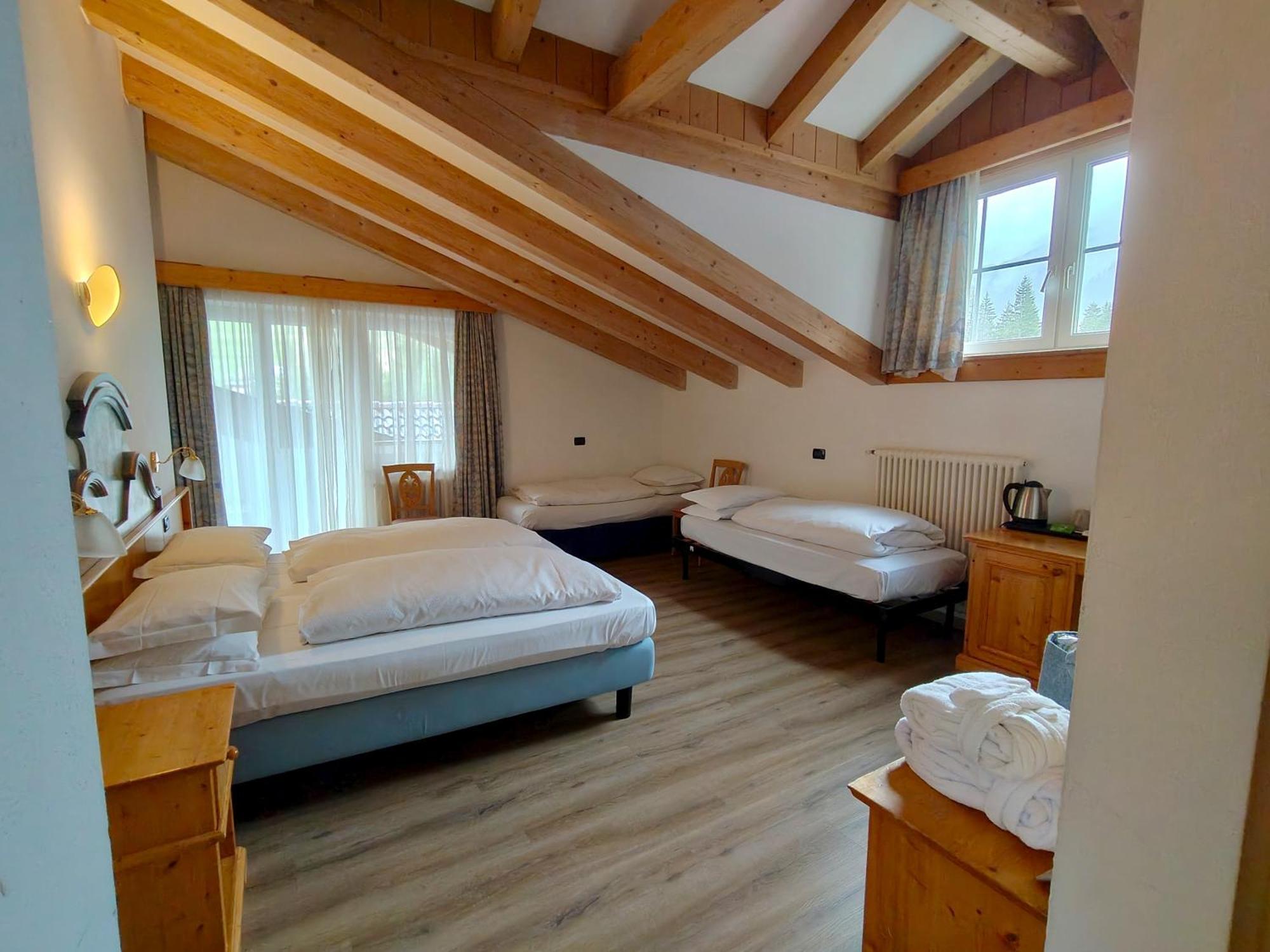 Hotel Valacia Pozza di Fassa Εξωτερικό φωτογραφία