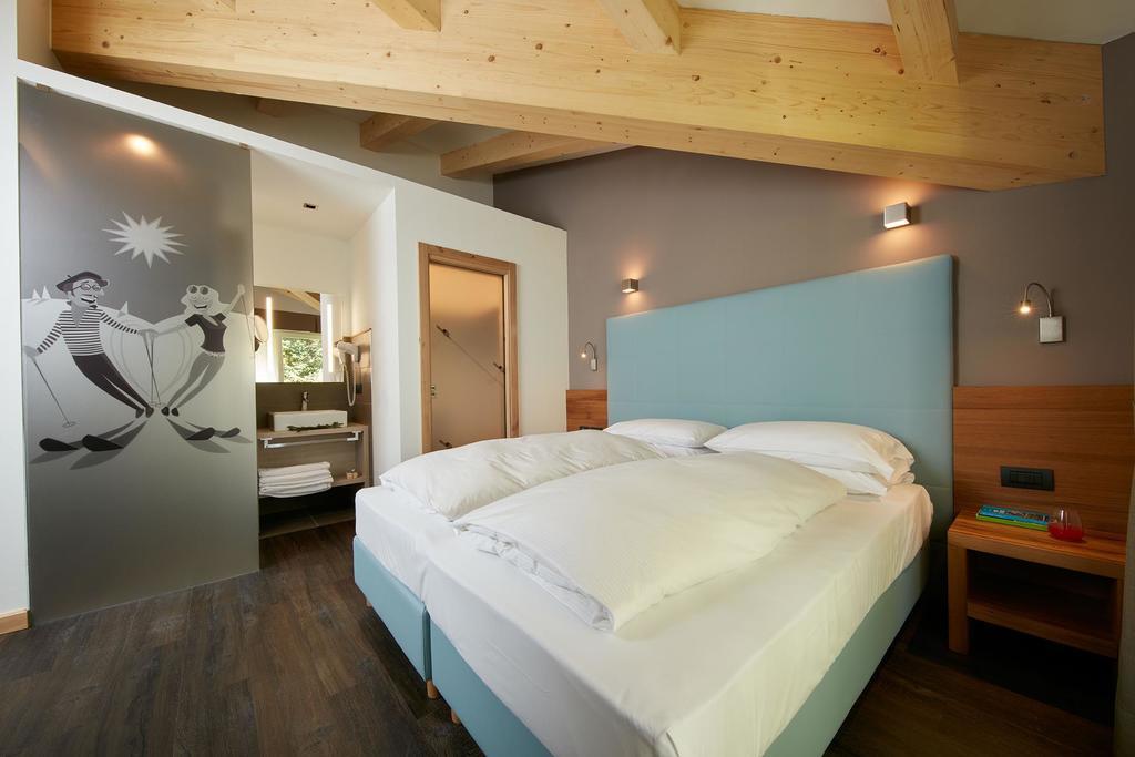 Hotel Valacia Pozza di Fassa Δωμάτιο φωτογραφία