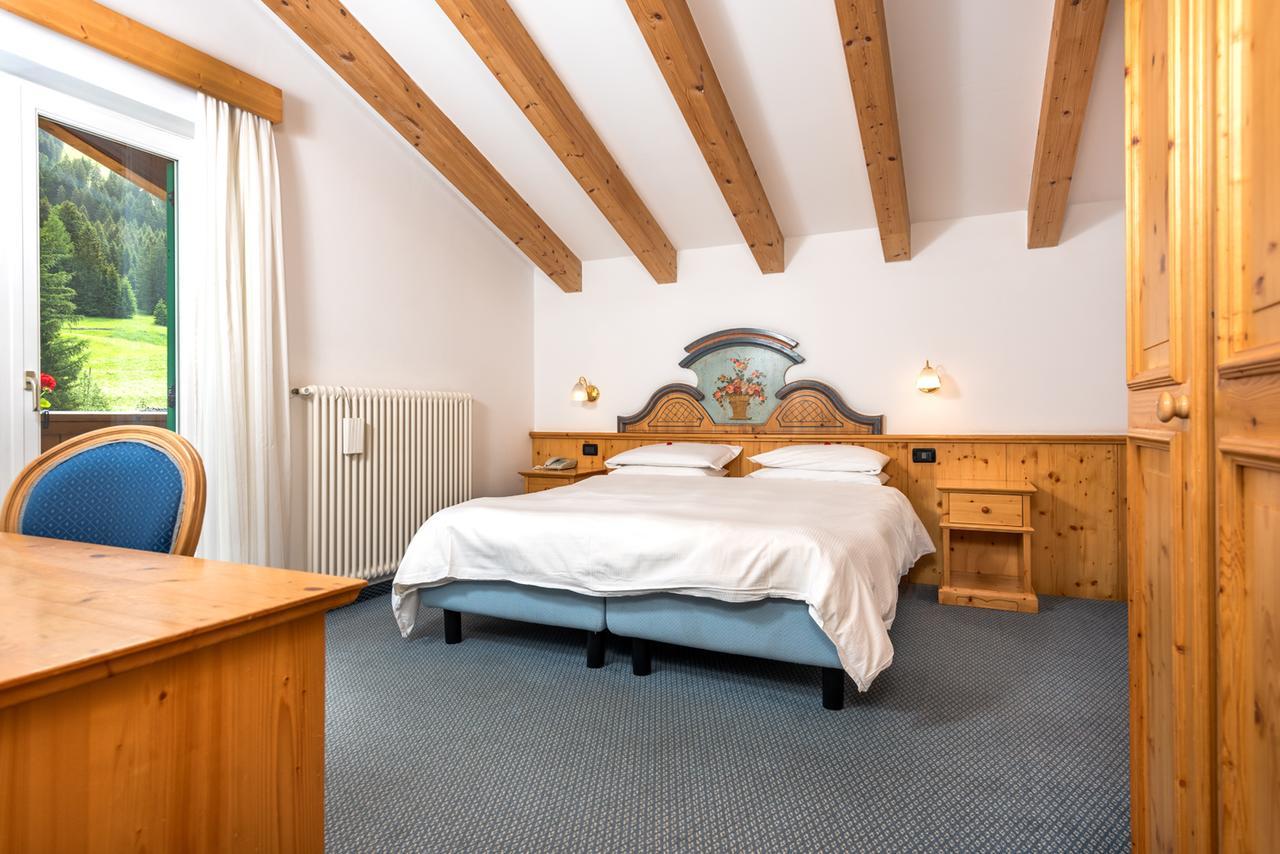 Hotel Valacia Pozza di Fassa Εξωτερικό φωτογραφία