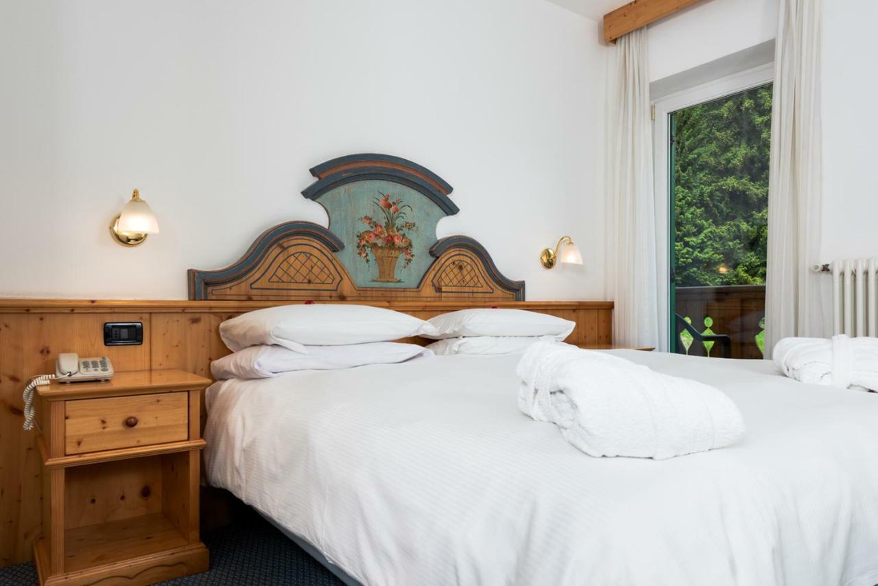 Hotel Valacia Pozza di Fassa Εξωτερικό φωτογραφία