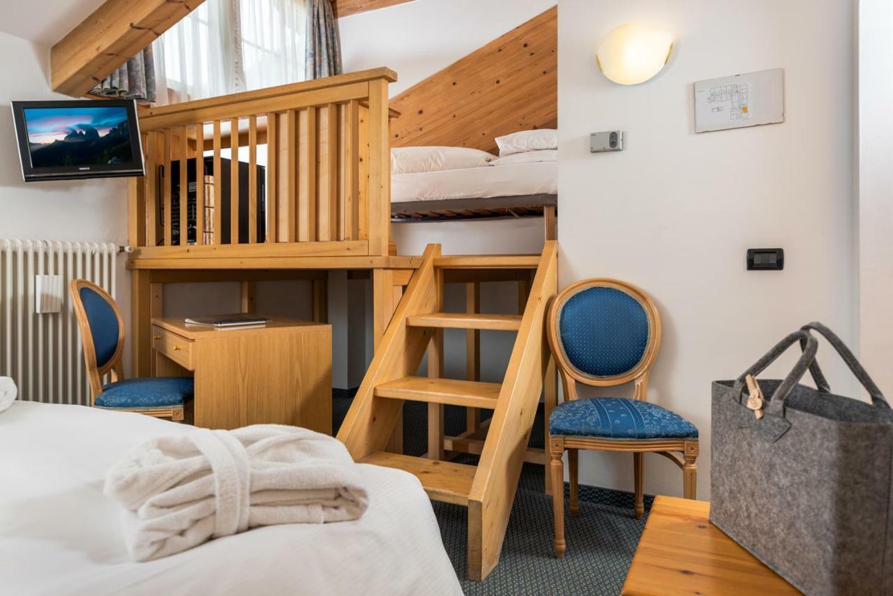 Hotel Valacia Pozza di Fassa Εξωτερικό φωτογραφία